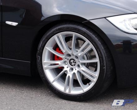 E90WheelBadgeS.jpg