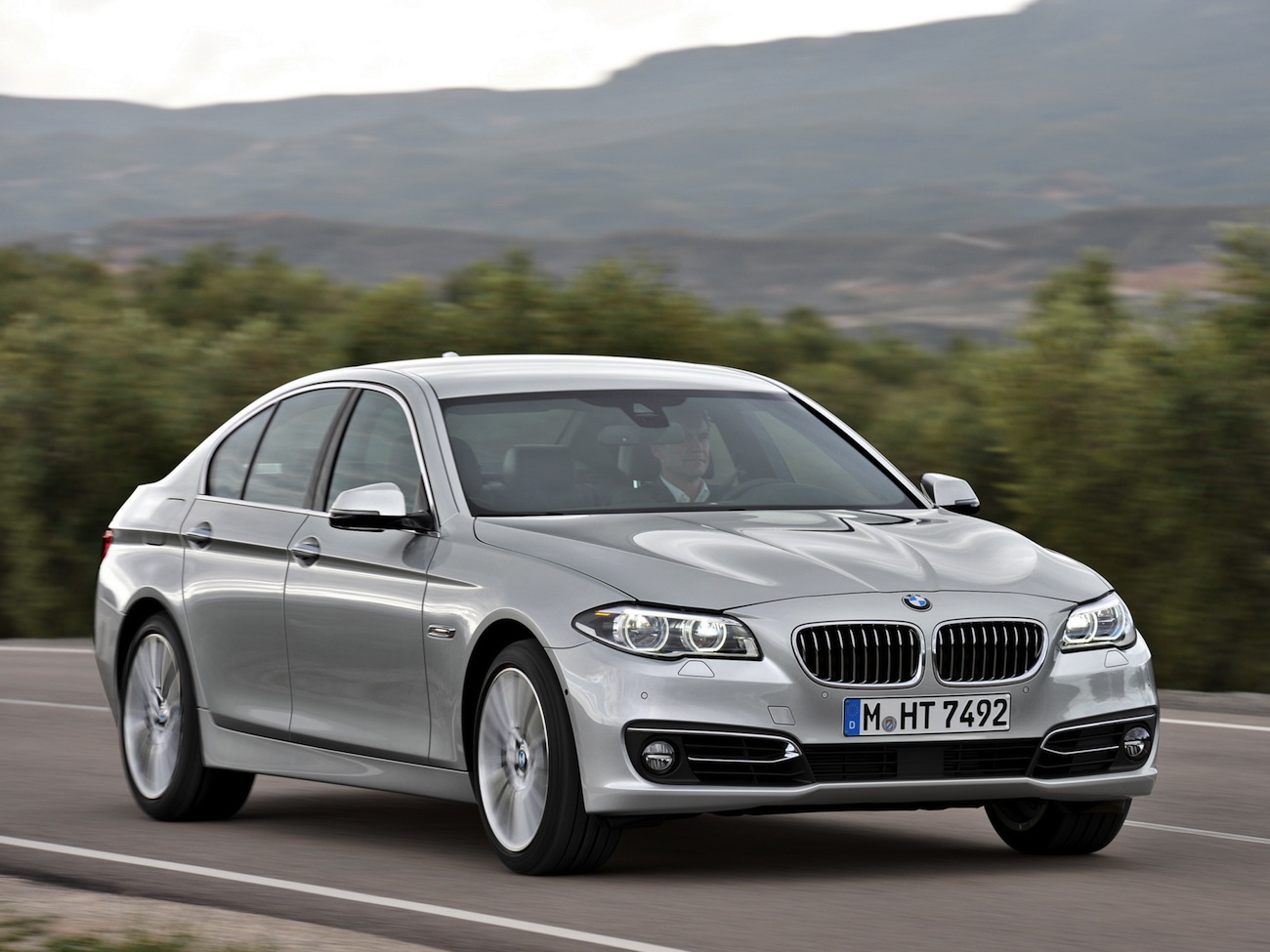 Name:  bmw_535i_sedan_13.jpg
Views: 22200
Size:  232.2 KB