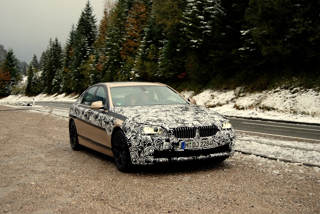 Name:  bmw_5_series_spy_shots_2009_004.jpg
Views: 10606
Size:  272.9 KB