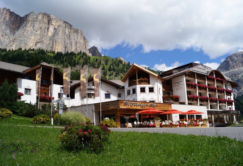 Name:  Sella  Hotel Kolfuschgerhof     10499343_704382849598048_534667051736844303_o.jpg
Views: 26147
Size:  155.6 KB