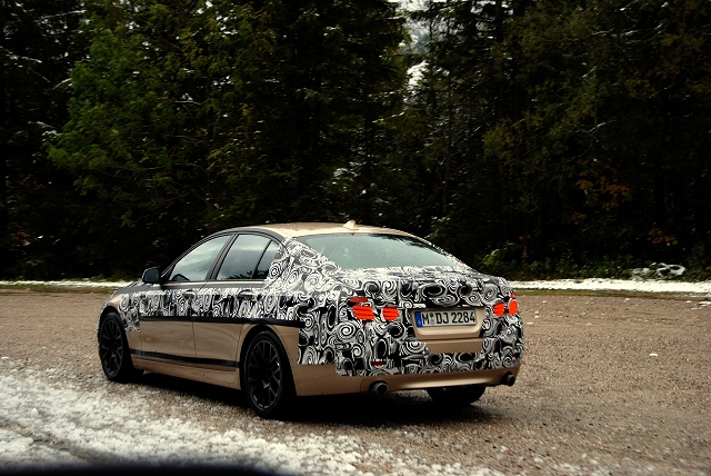 Name:  bmw_5_series_spy_shots_2009_002.jpg
Views: 10363
Size:  255.4 KB