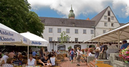 Name:  Kloster Andrechs  10_by_andechs_kloster_biergarten_roland_rossner_3_452x.jpg
Views: 14020
Size:  33.9 KB