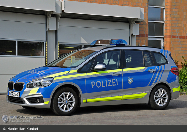 Name:  polizei  399140-large.jpg
Views: 8299
Size:  366.3 KB