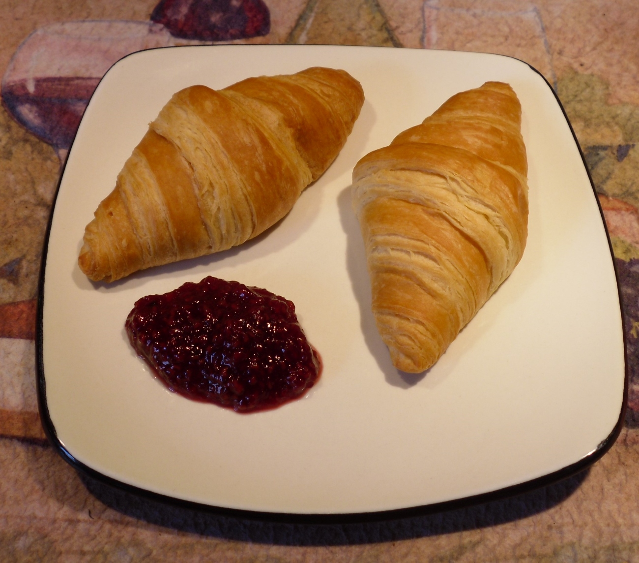 Name:  Croissants..JPG
Views: 528
Size:  614.9 KB